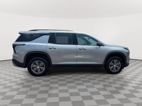 Used 2026 Chevrolet Traverse LT AWD/4WD image 8