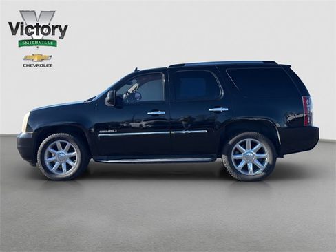 Used 2011 GMC Yukon Denali image 3