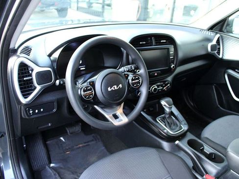 Used 2023 Kia Soul LX image 11