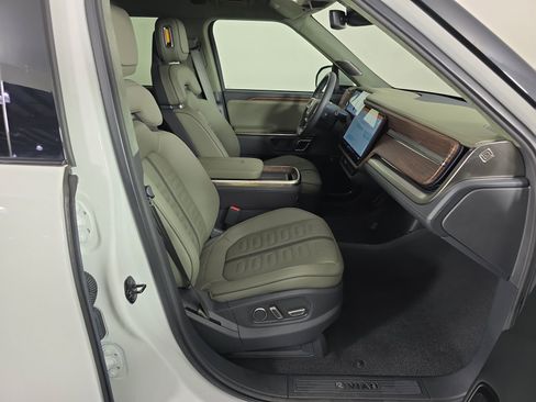 Used 2023 Rivian R1S Adventure AWD/4WD image 23