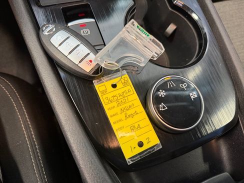 Used 2021 Nissan Rogue SV AWD/4WD image 37