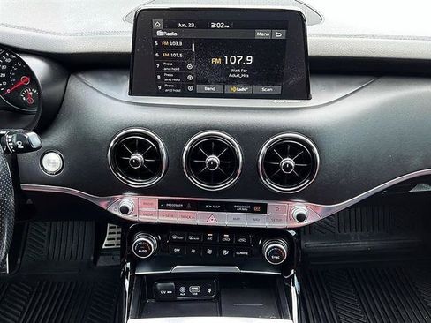 Used 2021 Kia Stinger GT2 RWD image 34
