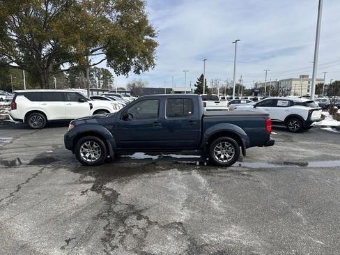 Used 2020 Nissan Frontier SV image 8
