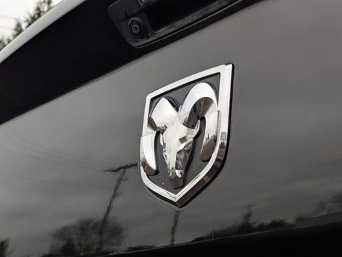 Used 2017 RAM 1500 Classic SLT w/ SLT Plus D￩cor Group AWD/4WD image 32