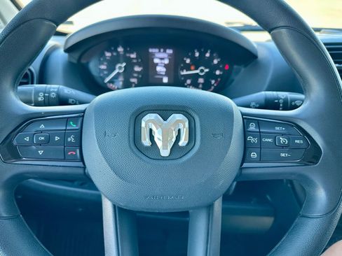 Used 2025 RAM ProMaster 2500 w/ Convenience Group image 13