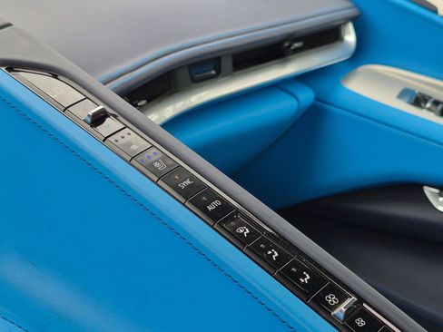 Used 2024 Chevrolet Corvette Stingray Premium Conv w/ Z51 Performance Package RWD image 17