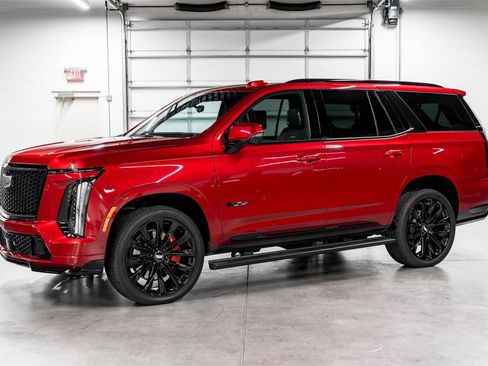 Used 2025 Cadillac Escalade V w/ LPO, ONYX Package AWD/4WD image 7
