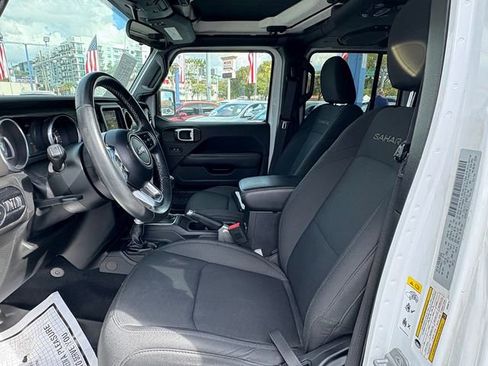 Used 2018 Jeep Wrangler Unlimited Sahara AWD/4WD image 18