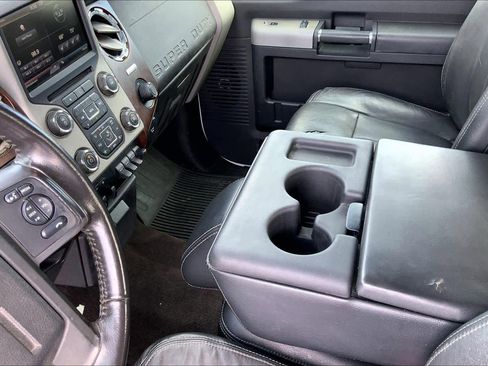 Used 2015 Ford F250 Lariat w/ Chrome Package image 16