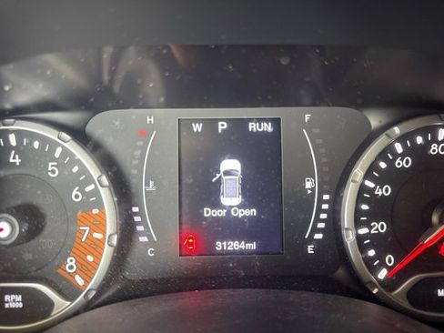 Used 2023 Jeep Renegade Latitude image 13