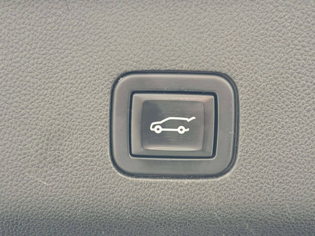 Used 2021 Chevrolet Suburban LT AWD/4WD image 7