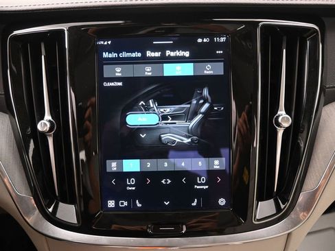 Used 2024 Volvo S60 B5 Ultimate image 15