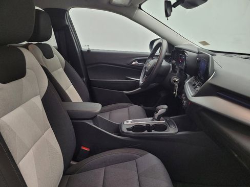 Used 2024 Chevrolet Trax LS FWD image 21