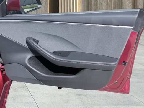 Used 2025 Tesla Model 3 RWD image 37