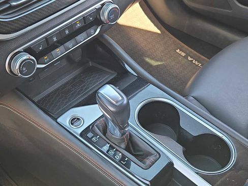 Used 2023 Nissan Altima 2.5 SR w/ SR Premium Package image 27