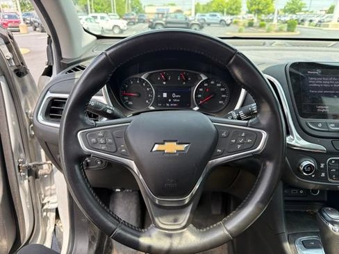 Used 2020 Chevrolet Equinox LT FWD image 27