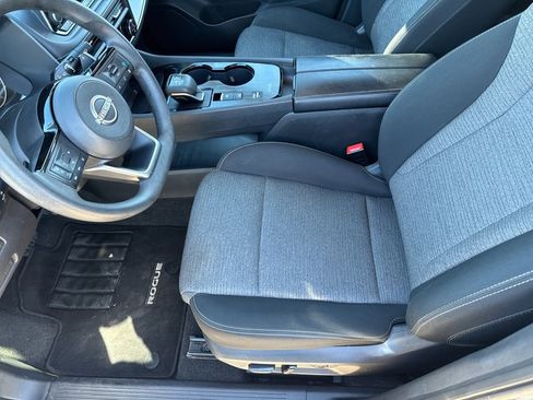 Used 2023 Nissan Rogue SV image 13