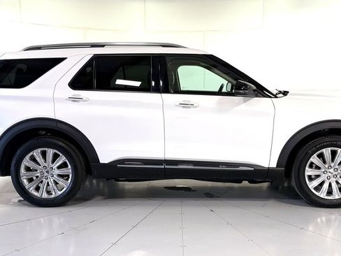 Used 2023 Ford Explorer Limited w/ Equipment Group 301A image 3