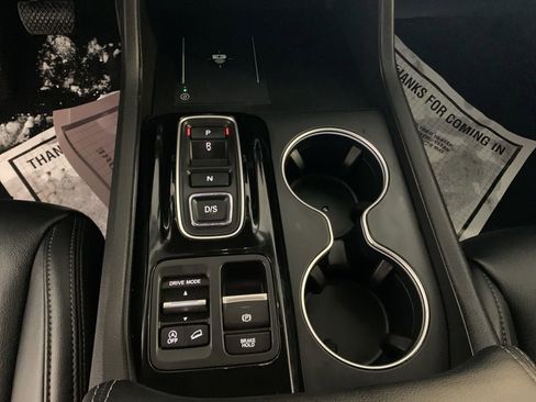 Used 2023 Honda Pilot Touring image 17