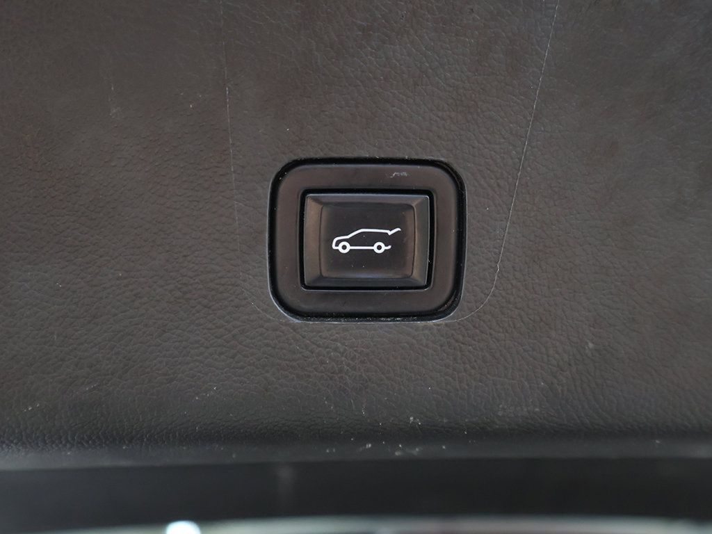 Used 2021 Chevrolet Traverse RS w/ LPO, Floor Liner Package AWD/4WD image 23