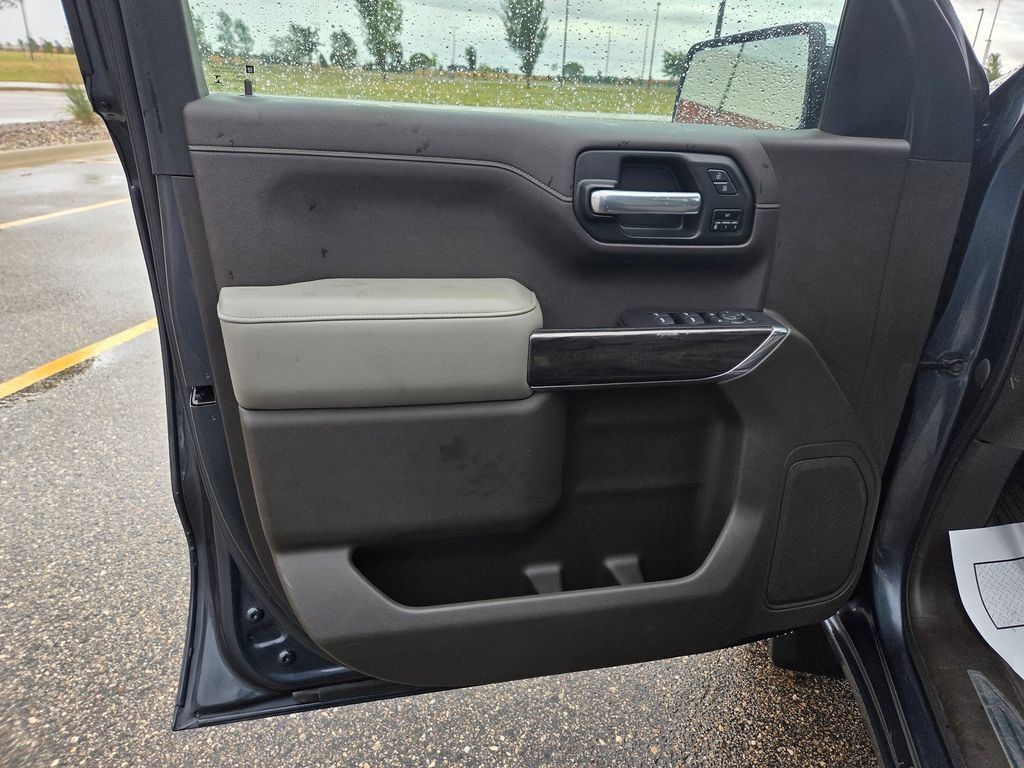 Used 2020 Chevrolet Silverado 1500 LTZ AWD/4WD image 5