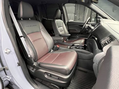 Used 2023 Honda Ridgeline Black Edition image 6