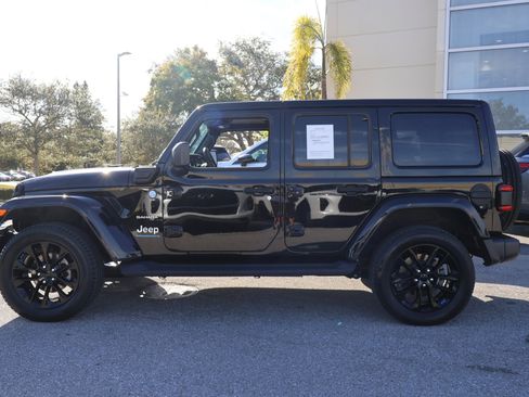 Used 2023 Jeep Wrangler Sahara w/ Cold Weather Group image 5