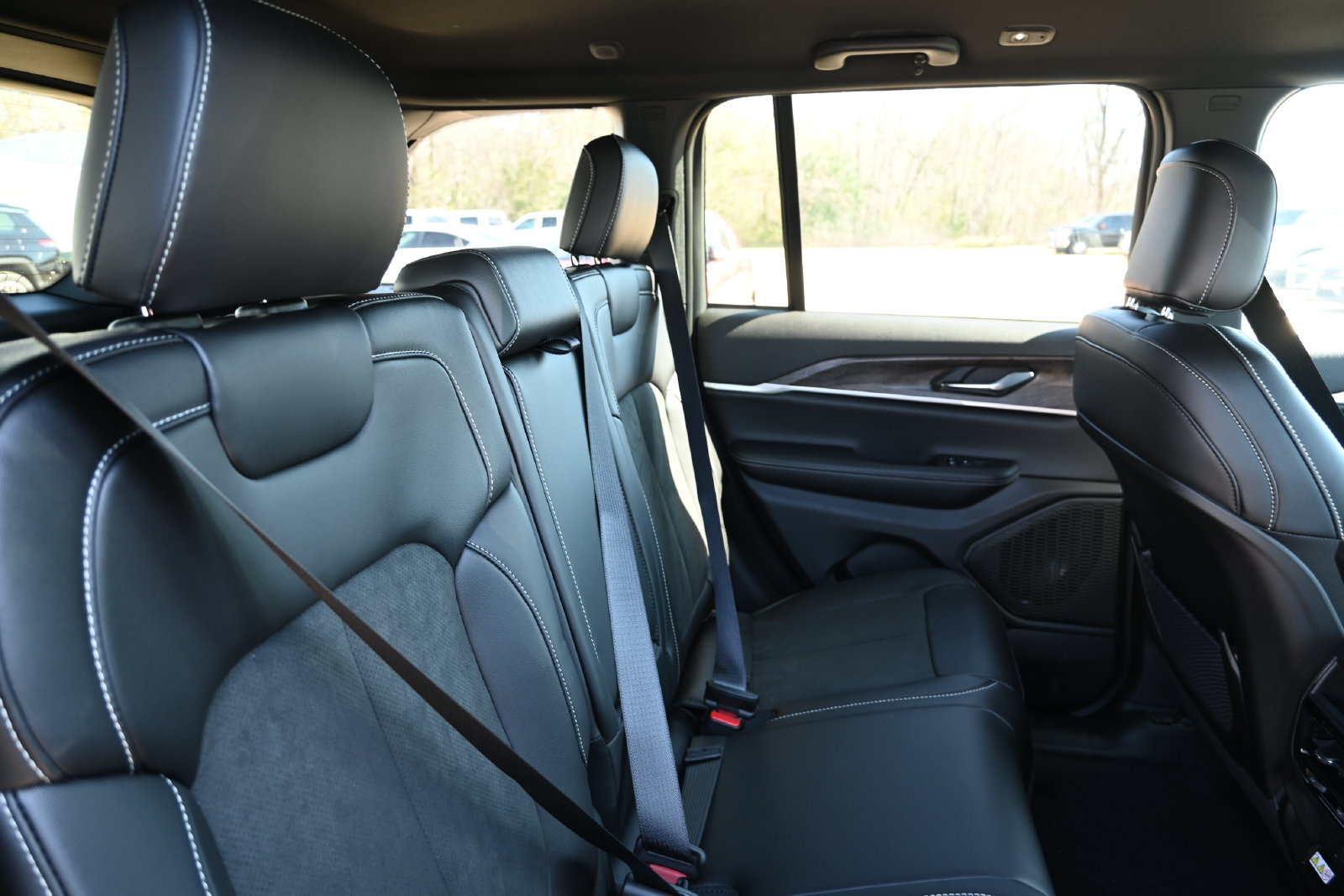 New 2026 Jeep Grand Cherokee Altitude AWD/4WD image 20