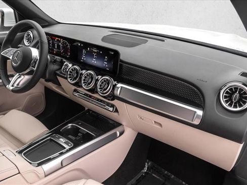 New 2026 Mercedes-Benz GLB 250 4MATIC image 27