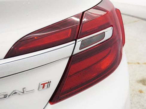 Used 2015 Buick Regal Premium w/ Experience Buick Package image 12