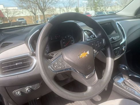 Used 2019 Chevrolet Equinox LS w/ LS Convenience Package image 10