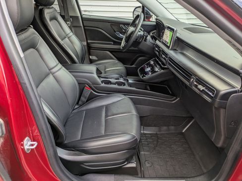 Used 2021 Lincoln Corsair AWD w/ Equipment Group 101A image 31