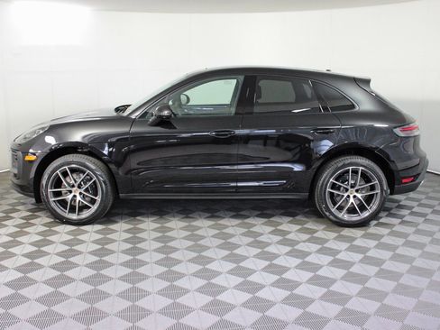 Used 2025 Porsche Macan image 2