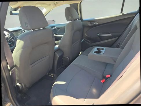 Used 2017 Chevrolet Cruze LT FWD image 12