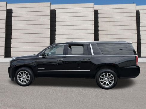 Used 2019 GMC Yukon XL Denali AWD/4WD image 2
