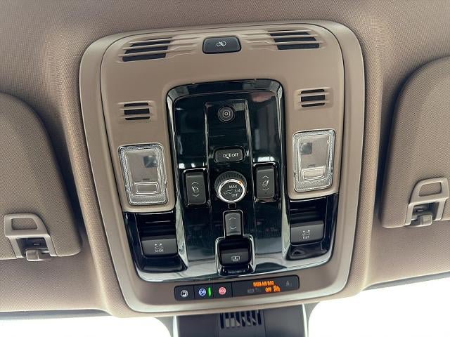Used 2026 GMC Yukon XL Denali w/ Denali Reserve Package AWD/4WD image 38