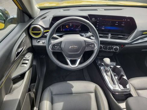 Used 2024 Chevrolet Trax ACTIV w/ Sunroof Package FWD image 13