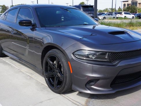 Used 2022 Dodge Charger R/T w/ Blacktop Package image 2