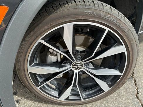 Used 2024 Volkswagen Tiguan SEL R-Line AWD/4WD image 10