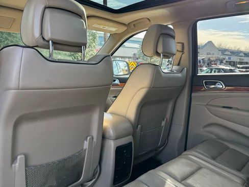 Used 2013 Jeep Grand Cherokee Overland image 11