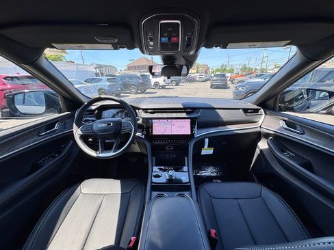 New 2026 Jeep Grand Cherokee Limited AWD/4WD image 10