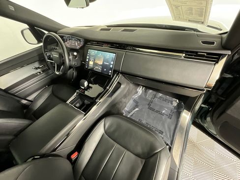 Certified 2024 Land Rover Range Rover Sport SE image 19