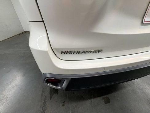 Used 2017 Toyota Highlander Limited FWD image 32