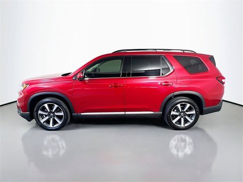 Used 2025 Honda Pilot Elite image 4