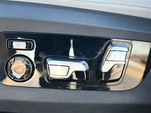 New 2026 BMW X6 xDrive40i w/ Climate Comfort Package image 19