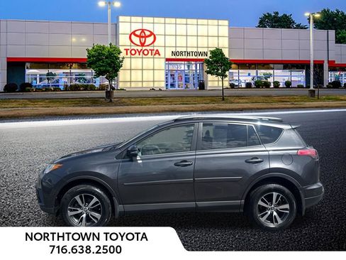 Used 2018 Toyota RAV4 XLE w/ Plus Extra Value Package AWD/4WD image 2