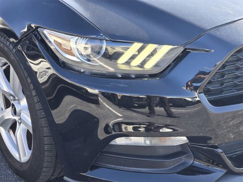 Used 2015 Ford Mustang Coupe image 9