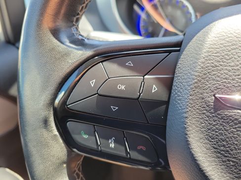 Used 2019 Chrysler Pacifica Touring-L Plus w/ Advanced Safetytec Group FWD image 18
