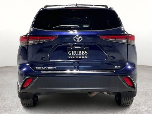 Used 2022 Toyota Highlander XLE image 6