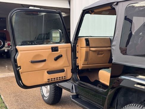 Used 1997 Jeep Wrangler Sahara image 22